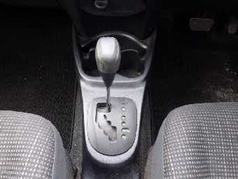 TOYOTA VITZ 2016 Image 6