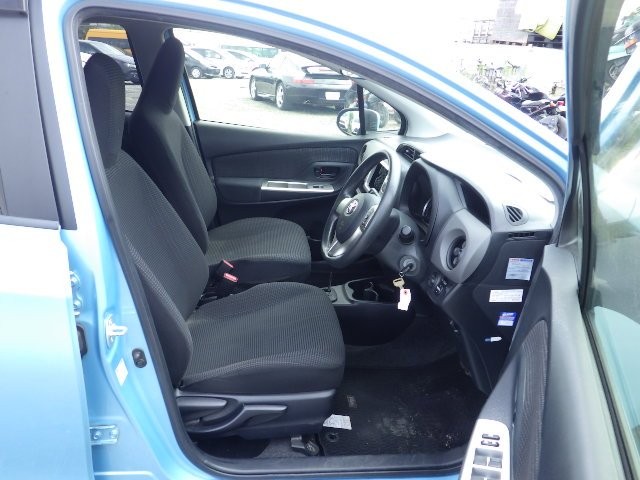 TOYOTA VITZ 2016 Image 23