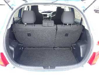 TOYOTA VITZ 2016 Image 13