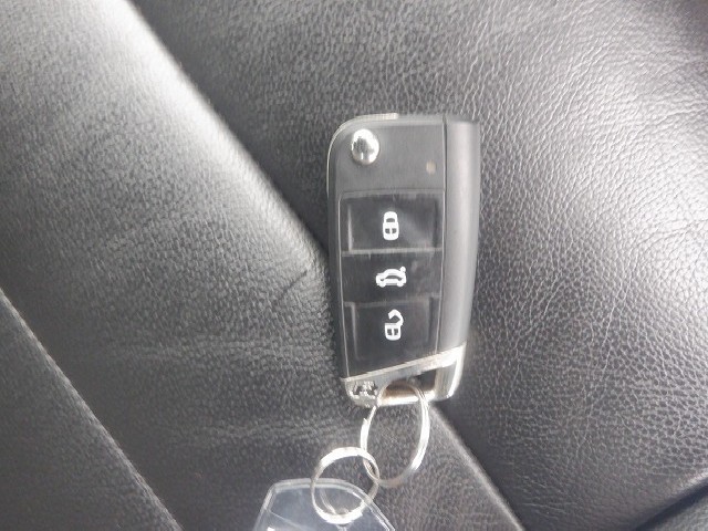 VOLKSWAGEN GOLF R 2015 Image 25