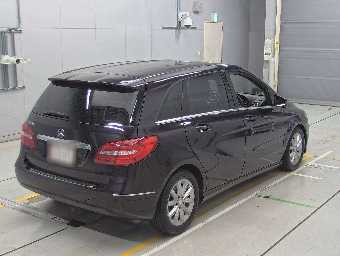 MERCEDES BENZ B CLASS 2013 Image 2