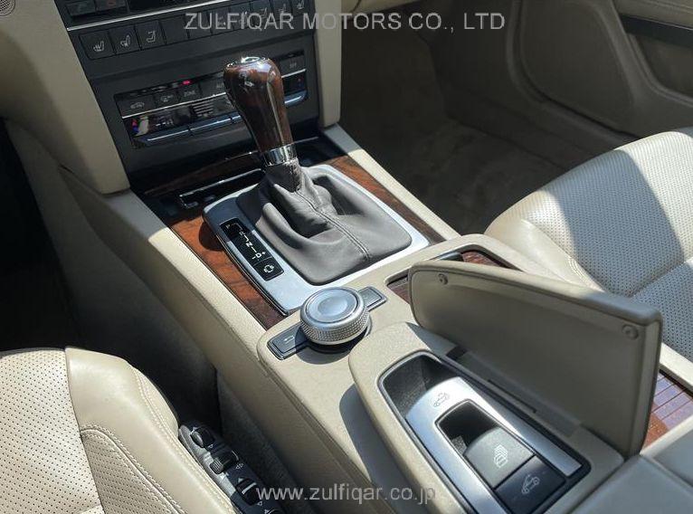 MERCEDES BENZ E CLASS 2011 Image 11