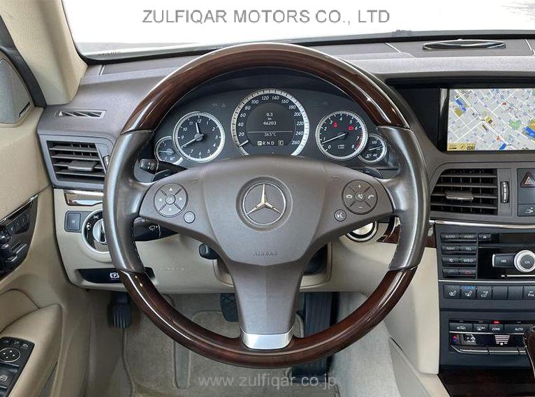 MERCEDES BENZ E CLASS 2011 Image 12