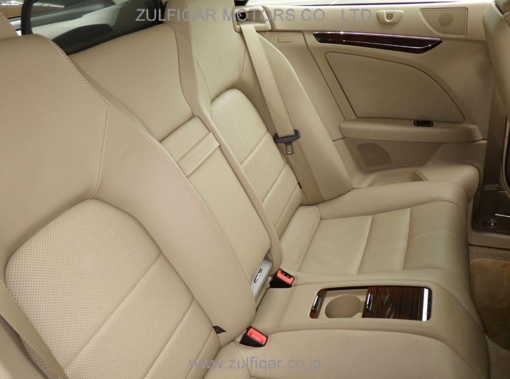 MERCEDES BENZ E CLASS 2011 Image 6