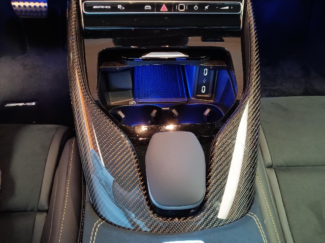 MERCEDES AMG GT 2024 Image 53