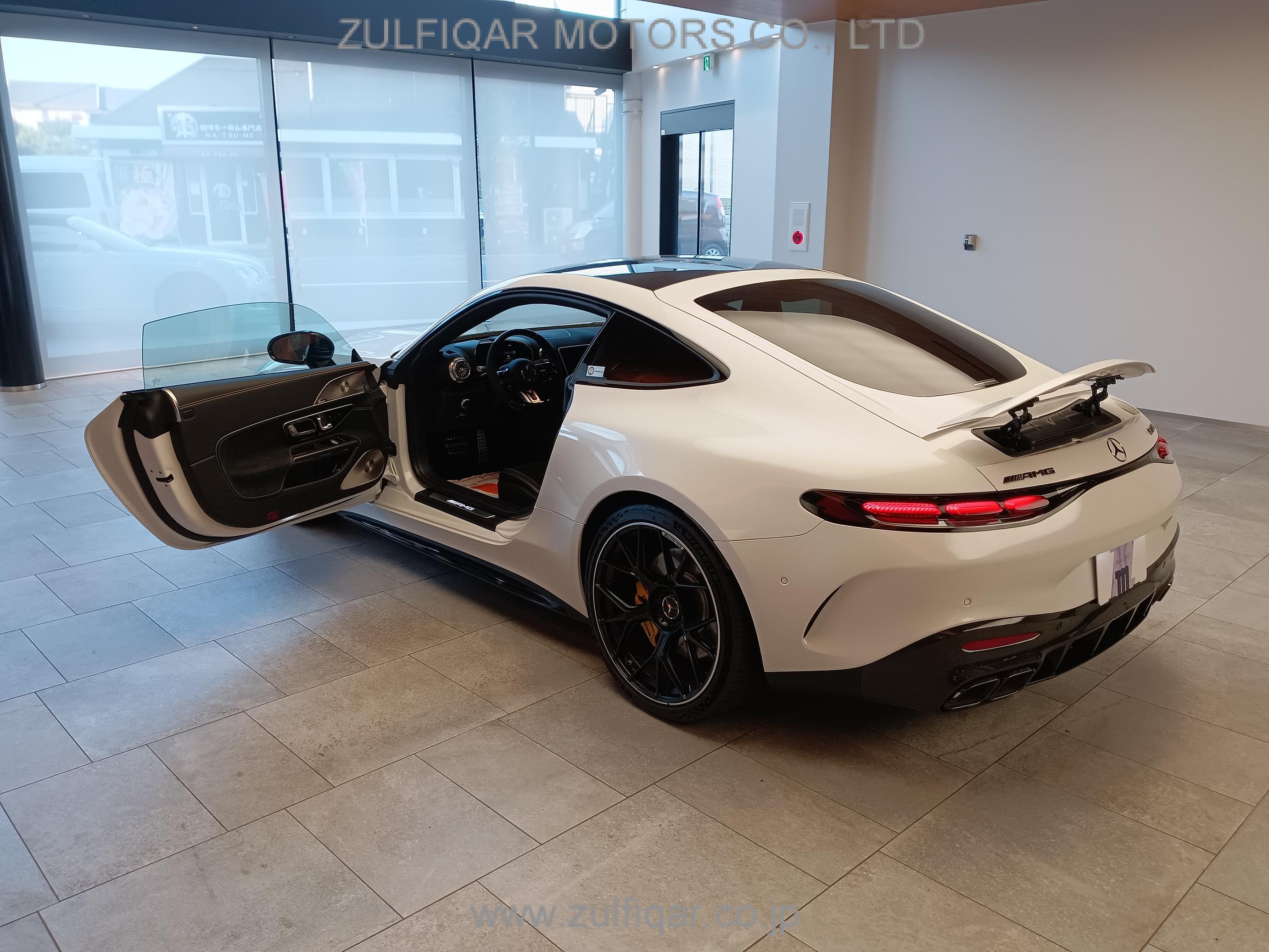 MERCEDES AMG GT 2024 Image 10