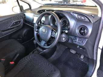 TOYOTA VITZ 2019 Image 5