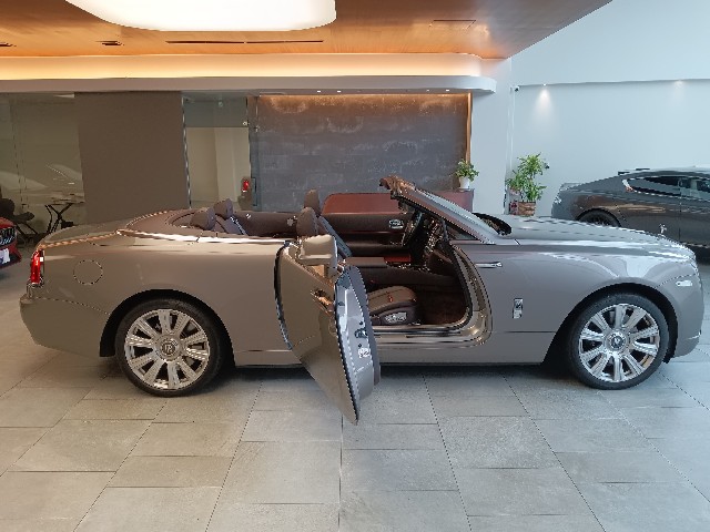 ROLLS ROYCE DAWN 2017 Image 23