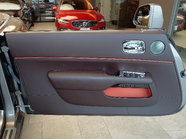 ROLLS ROYCE DAWN 2017 Image 39