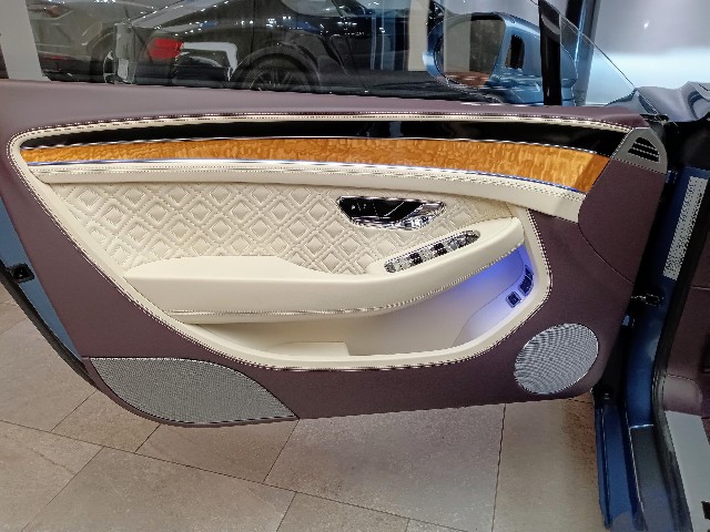 BENTLEY CONTINENTAL 2018 Image 24