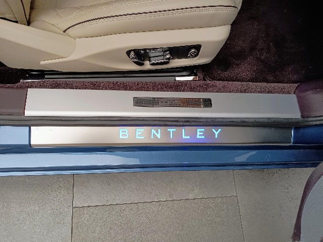 BENTLEY CONTINENTAL 2018 Image 35