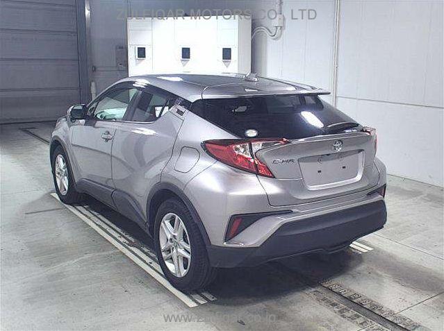 TOYOTA C-HR 2022 Image 2