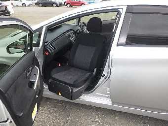 TOYOTA PRIUS 2014 Image 4