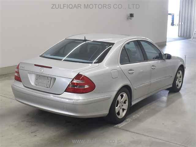 MERCEDES BENZ E CLASS 2003 Image 5