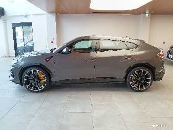 LAMBORGHINI URUS 2022 Image 12