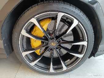 LAMBORGHINI URUS 2022 Image 16