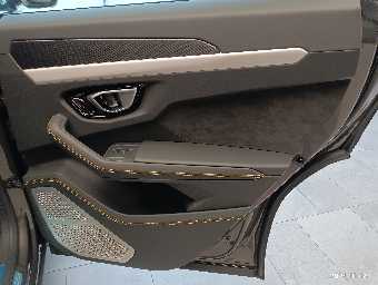 LAMBORGHINI URUS 2022 Image 34