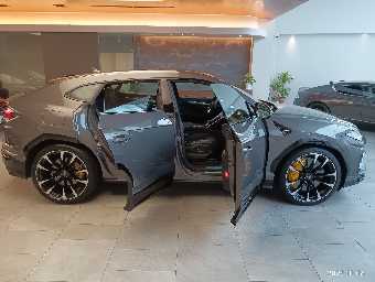 LAMBORGHINI URUS 2022 Image 5