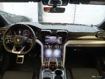 LAMBORGHINI URUS 2022 Image 36