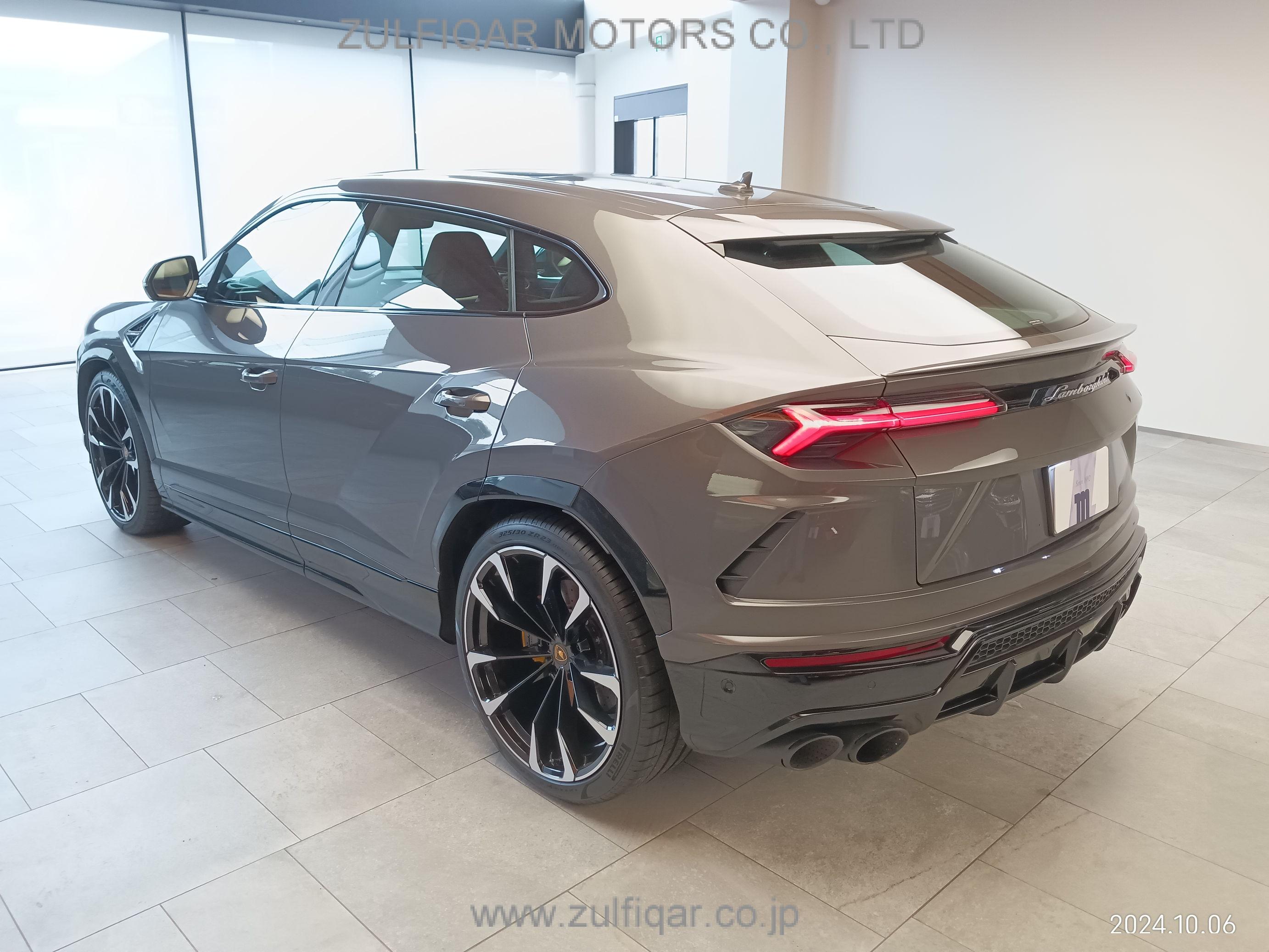 LAMBORGHINI URUS 2022 Image 9