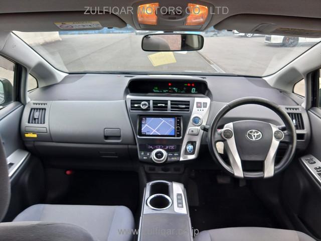 TOYOTA PRIUS ALPHA 2014 Image 21