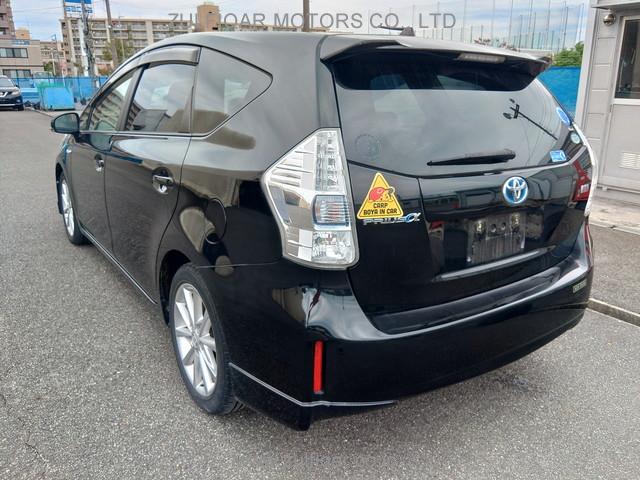 TOYOTA PRIUS ALPHA 2014 Image 9