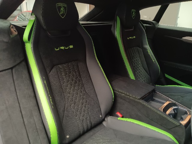 LAMBORGHINI URUS 2023 Image 38