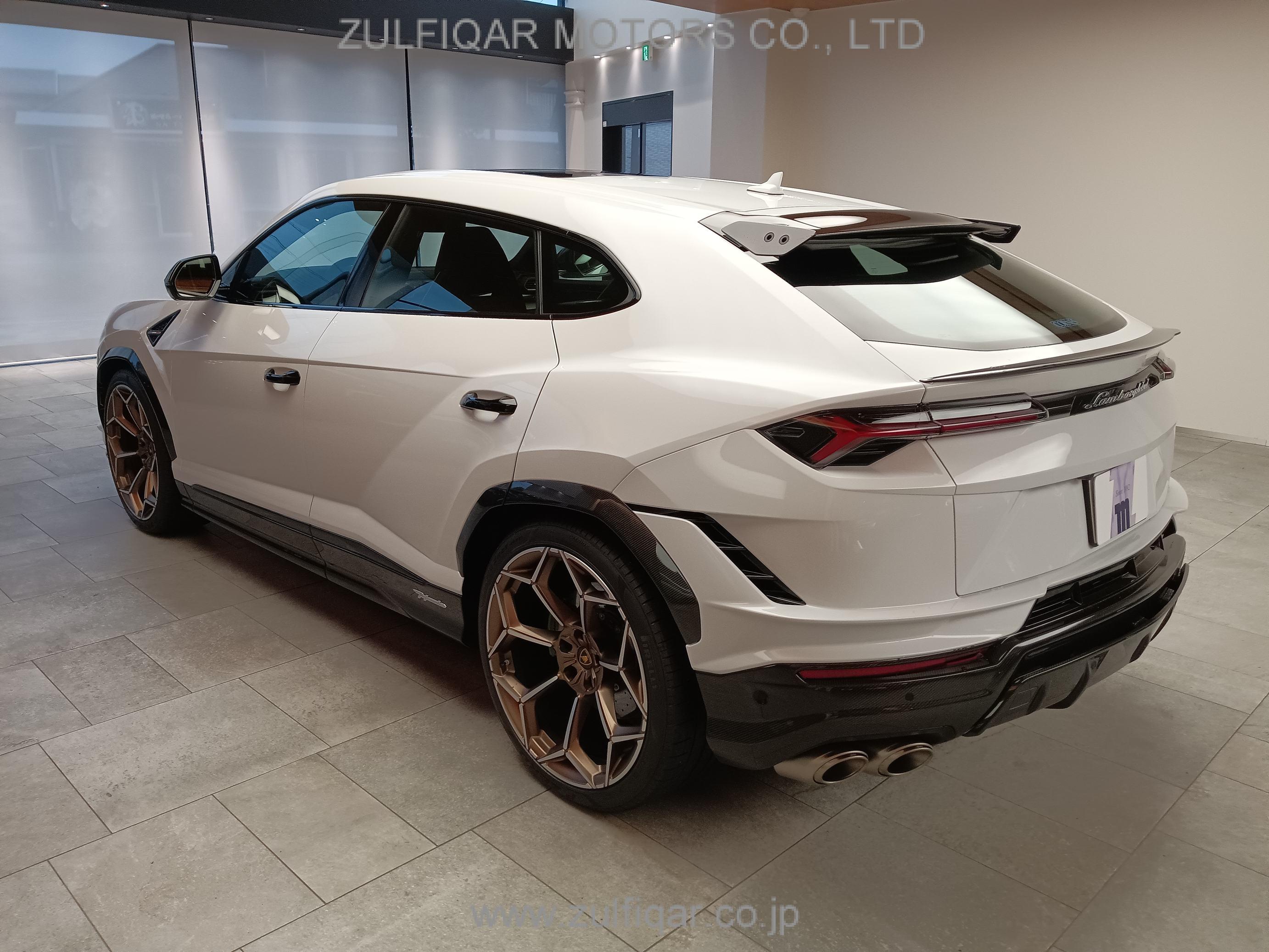 LAMBORGHINI URUS 2023 Image 9