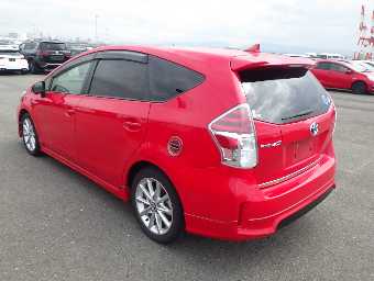 TOYOTA PRIUS ALPHA 2015 Image 3