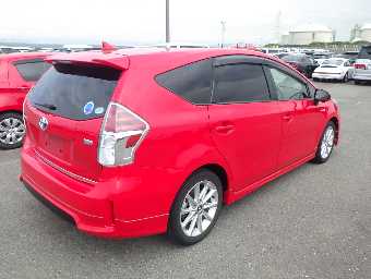 TOYOTA PRIUS ALPHA 2015 Image 4