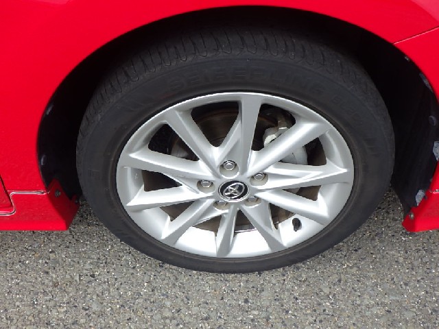 TOYOTA PRIUS ALPHA 2015 Image 20