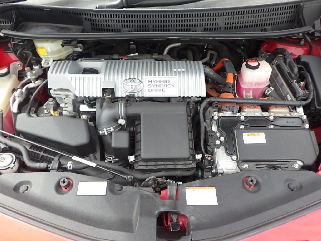 TOYOTA PRIUS ALPHA 2015 Image 21