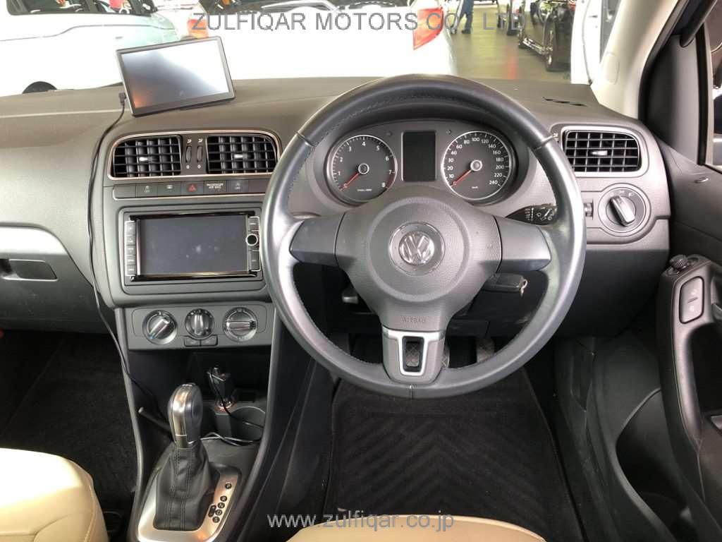 VOLKSWAGEN POLO 2013 Image 6