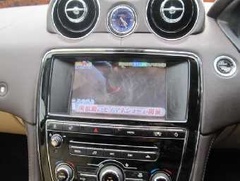 JAGUAR XJ 2010 Image 12