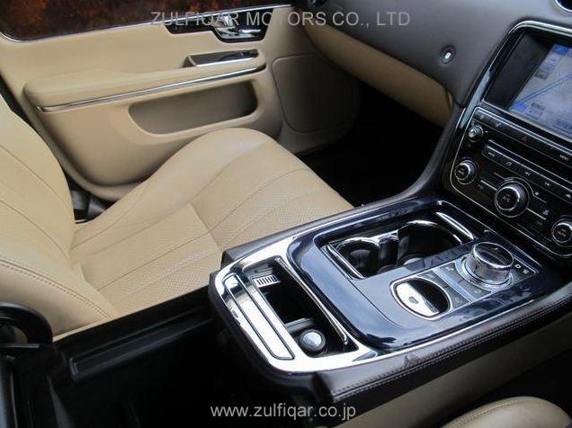 JAGUAR XJ 2010 Image 19