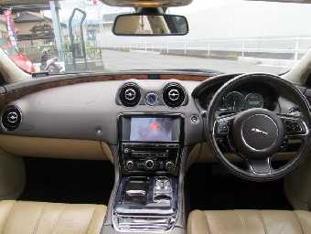 JAGUAR XJ 2010 Image 16