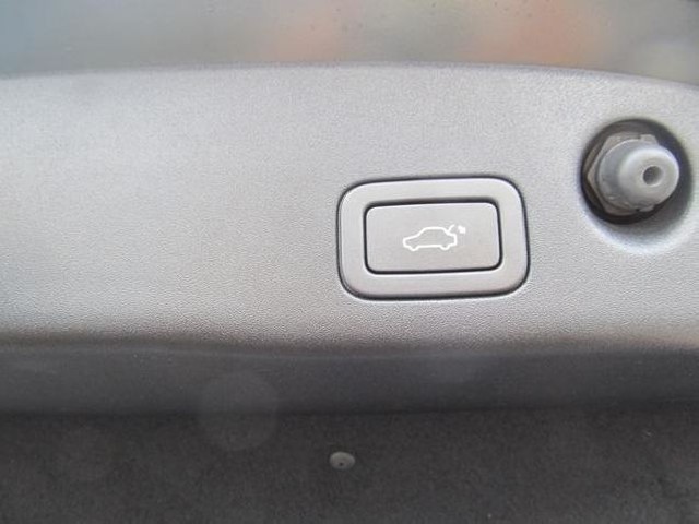 JAGUAR XJ 2010 Image 24