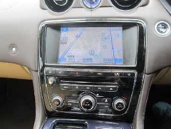 JAGUAR XJ 2010 Image 19