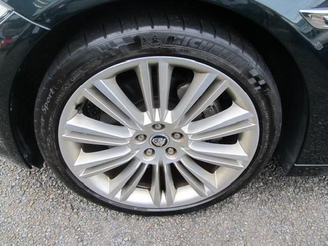 JAGUAR XJ 2010 Image 30