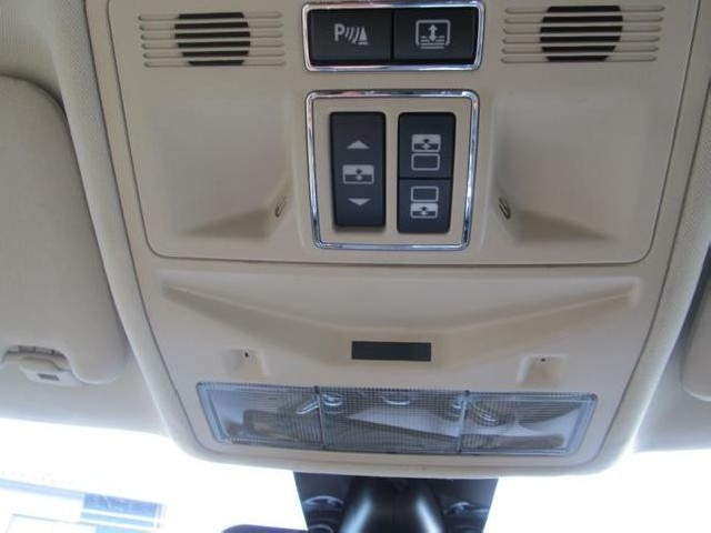 JAGUAR XJ 2010 Image 31