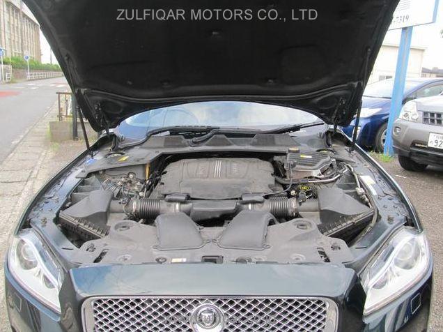 JAGUAR XJ 2010 Image 10