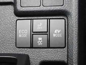 TOYOTA COROLLA FIELDER 2019 Image 7