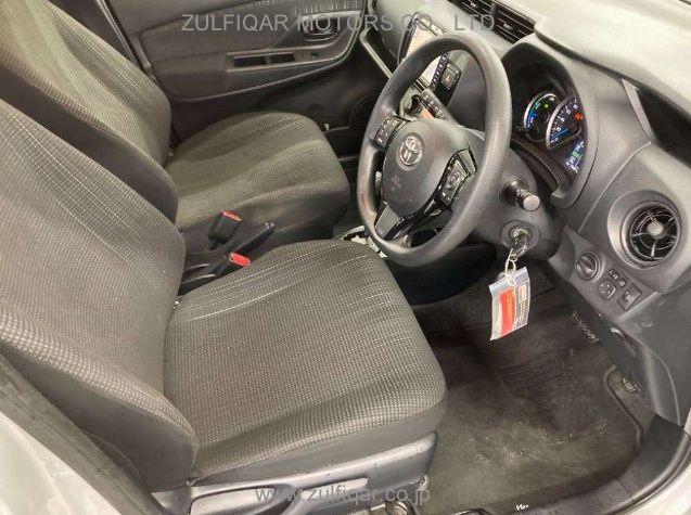 TOYOTA VITZ 2019 Image 7