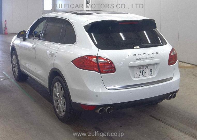 PORSCHE CAYENNE 2012 Image 2