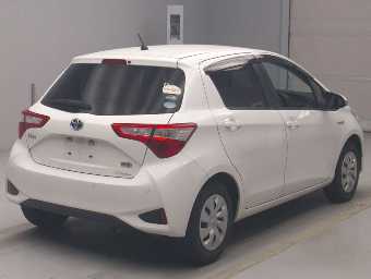 TOYOTA VITZ 2019 Image 2
