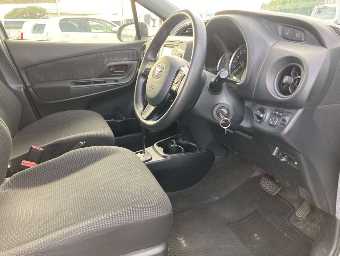 TOYOTA VITZ 2019 Image 5