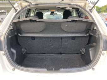 TOYOTA VITZ 2019 Image 8