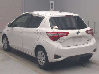TOYOTA VITZ 2019 Image 4