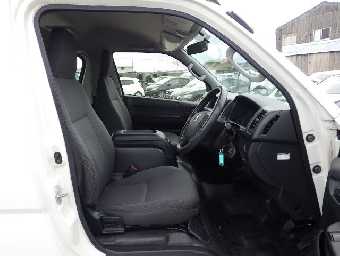 TOYOTA HIACE WAGON 2017 Image 6