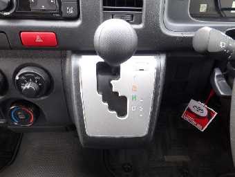 TOYOTA HIACE WAGON 2017 Image 13